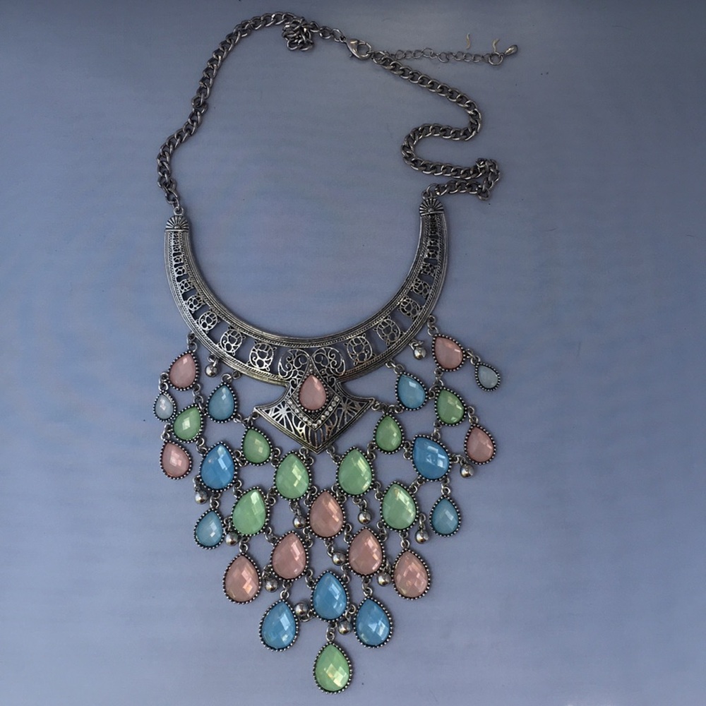 New! Pastel Raindrop Statement Necklace - Picture 3 of 7
